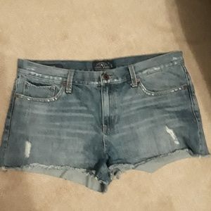 Lucky Brand The Cutoffs 12 / 31